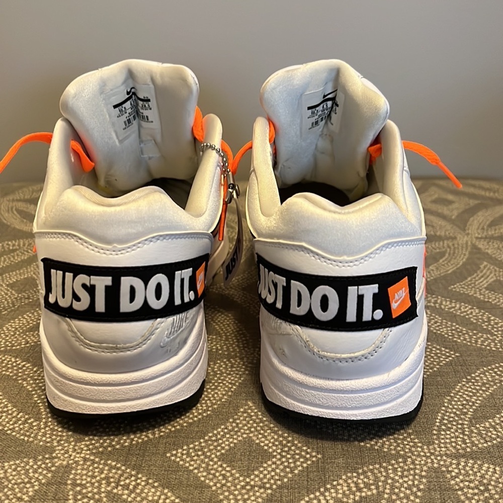 These are the Air max 1’ just do it they are slightly worn. They are size 10.5!